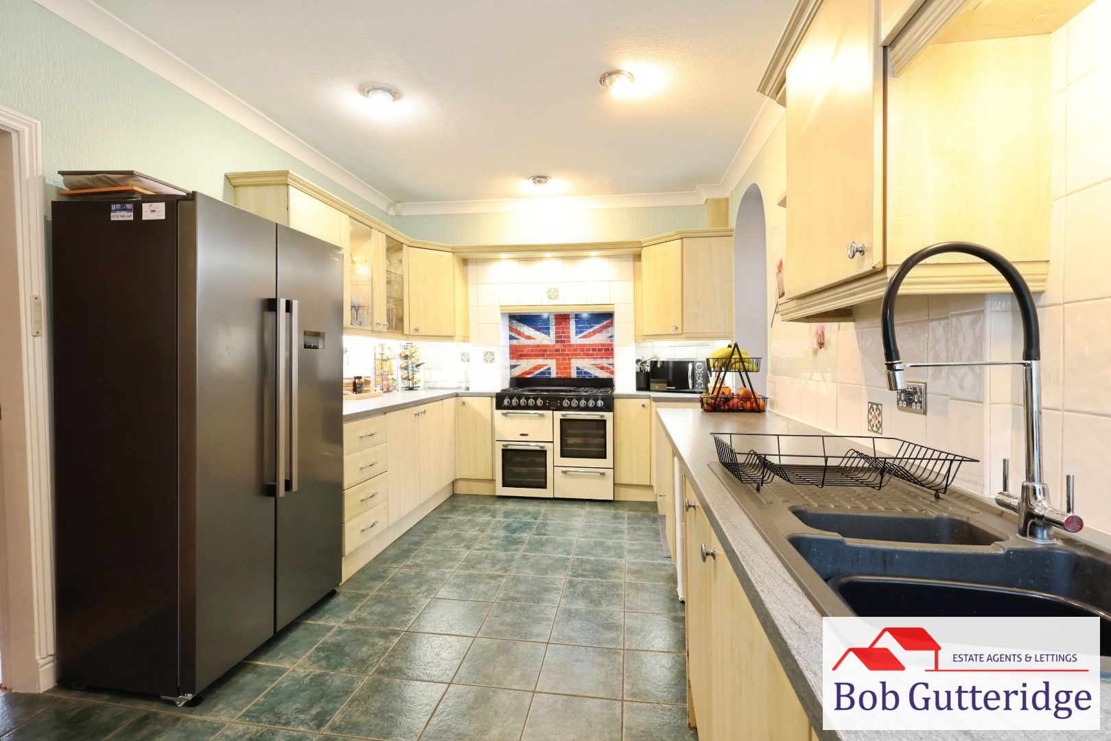 OPEN PLAN FITTED KITCHEN / BREAKFAST ROOM